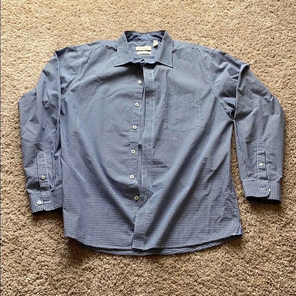 Blue checkered button up